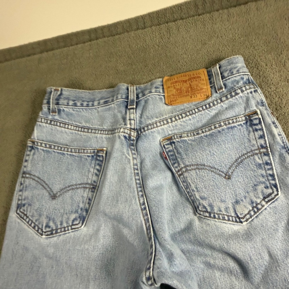 Levis 550 Relaxed Fit Tapered Leg Jeans Light Wash Blue Denim 33x34 Vintage
